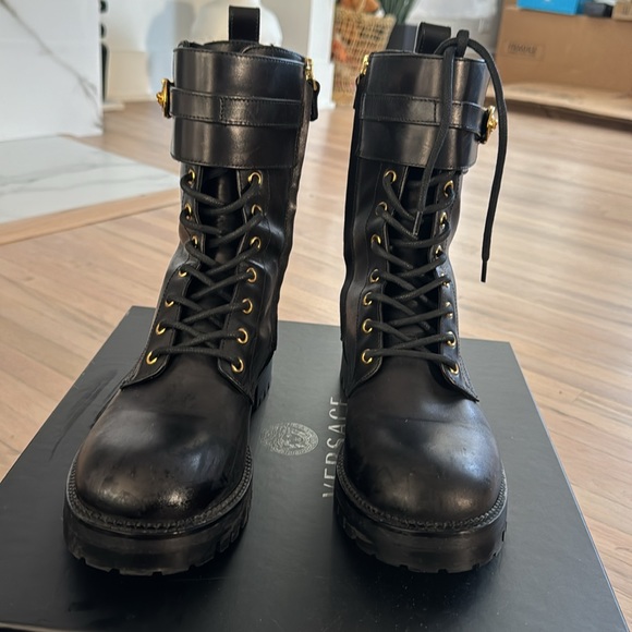 Sold out Versace paper clip combat boots with box and dust bag size 39 - Picture 3 of 4